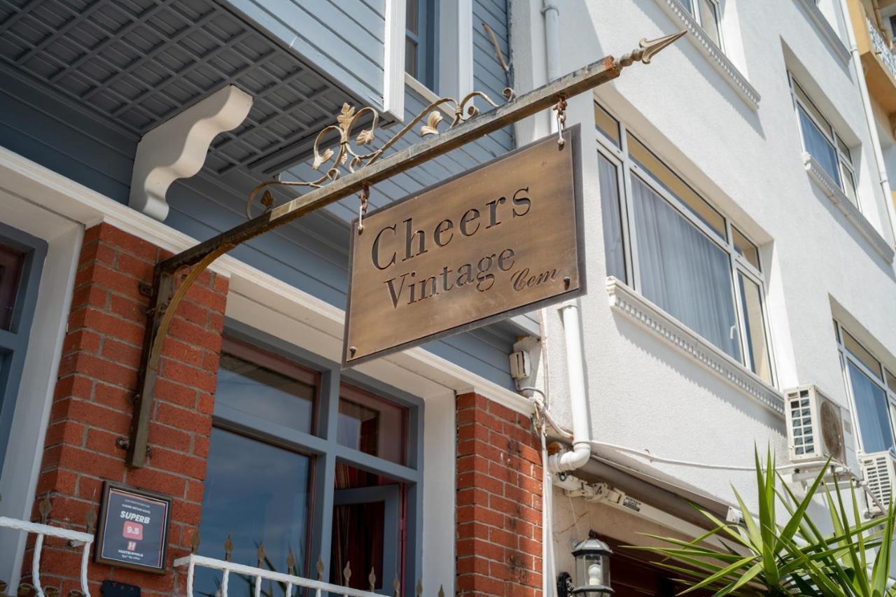 Cheers Vintage Hostel Istanbul Ngoại thất bức ảnh Chelsea Vintage Fair