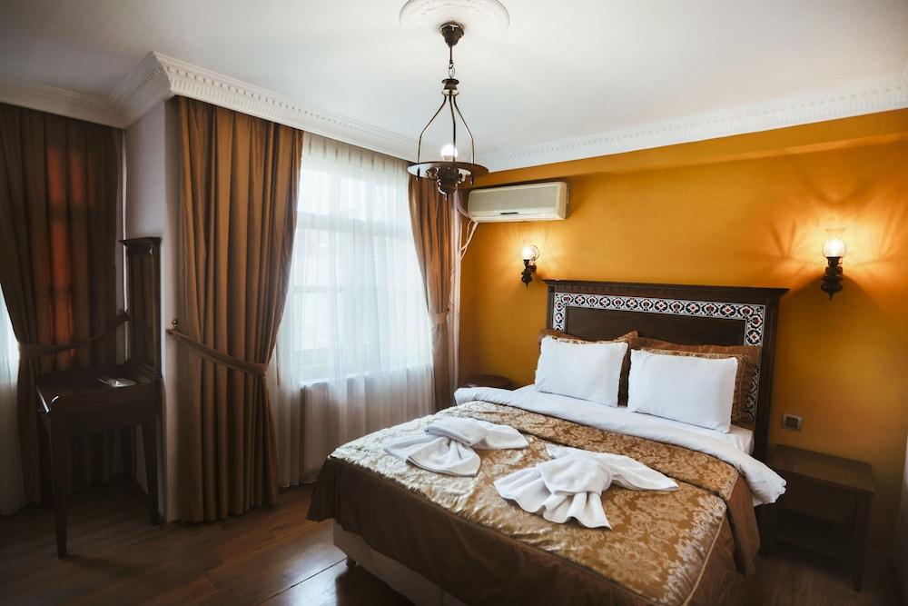 Cheers Vintage Hostel Istanbul Ngoại thất bức ảnh A bedroom at the hotel
