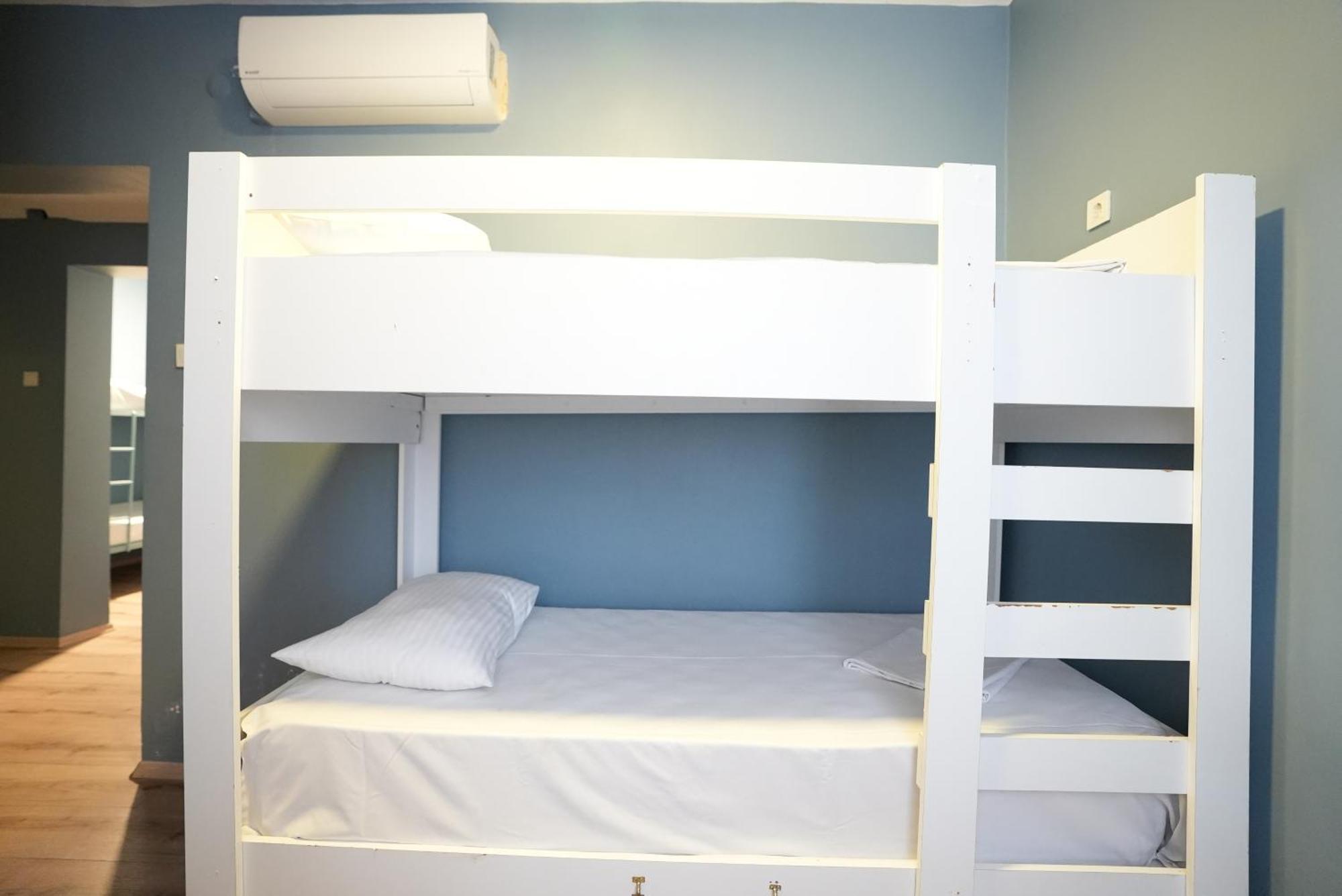 Cheers Vintage Hostel Istanbul Ngoại thất bức ảnh A bunk bed
