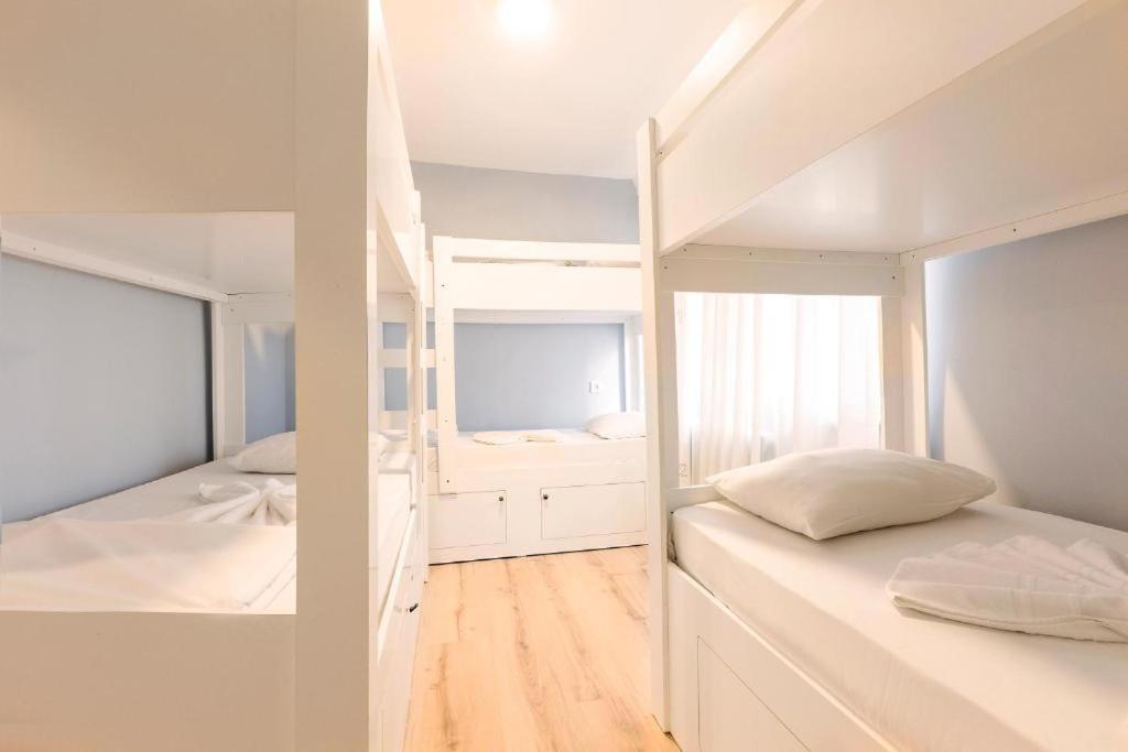 Cheers Vintage Hostel Istanbul Ngoại thất bức ảnh A capsule hotel in Tokyo