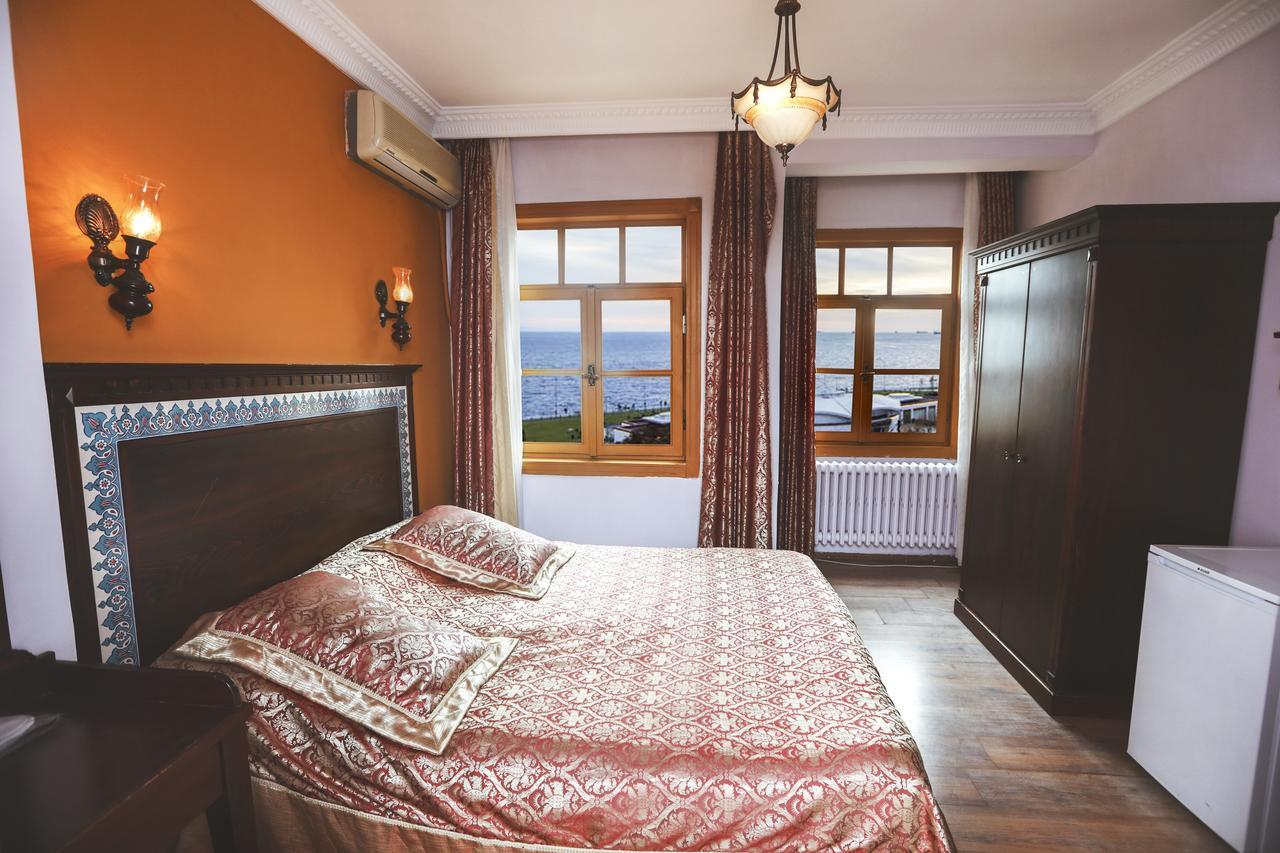 Cheers Vintage Hostel Istanbul Ngoại thất bức ảnh A bedroom in a hotel