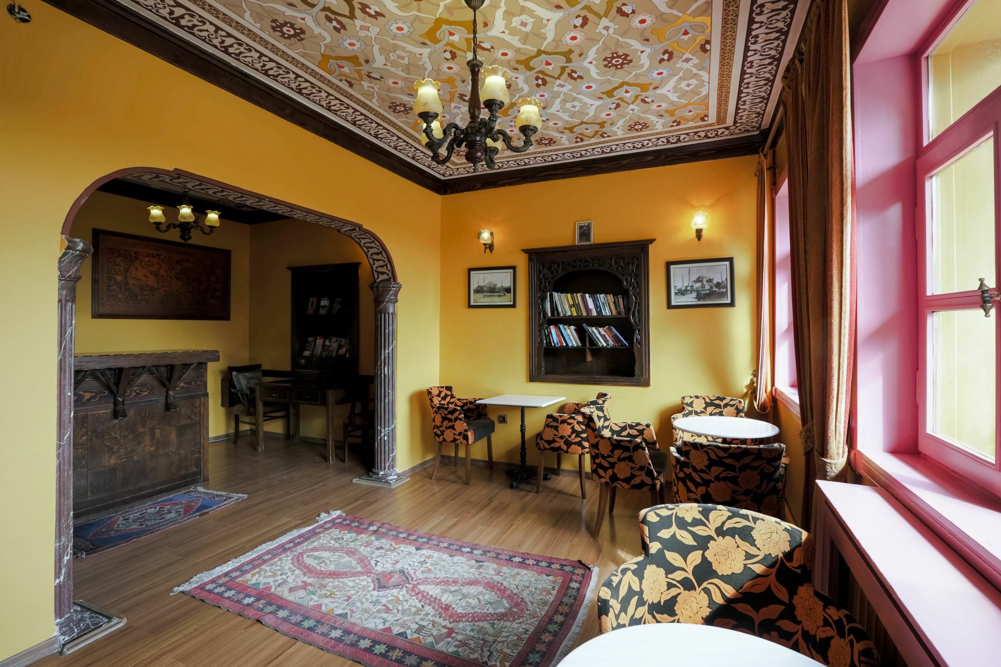 Cheers Vintage Hostel Istanbul Ngoại thất bức ảnh Interior of the house